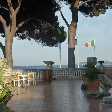 Martinengo فندق سانت ماكسيم